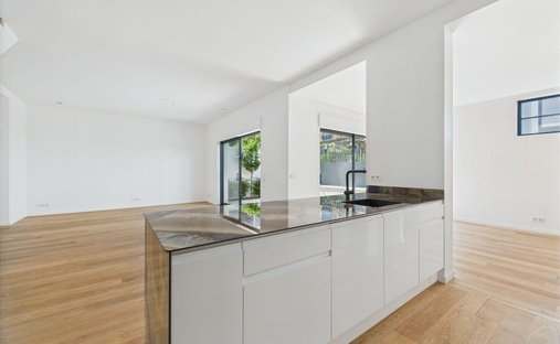 House in Centre-Voltaire, Asnières-sur-Seine, France 1