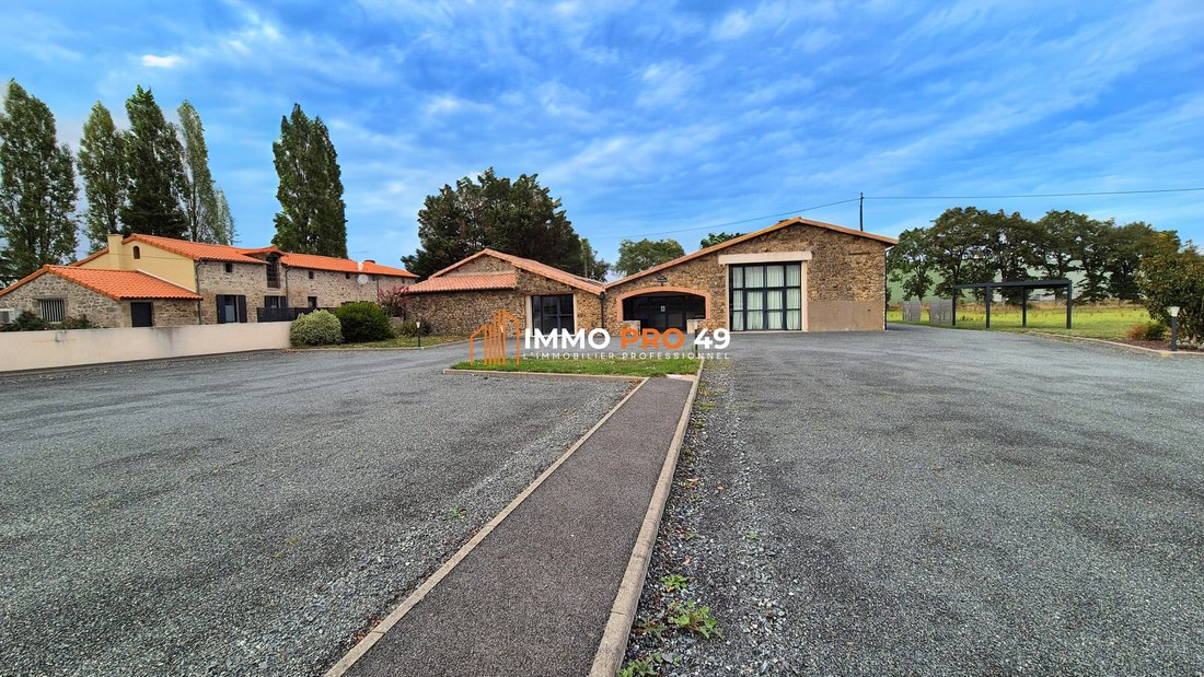 Land in Centre-Nord Est, Mortagne-sur-Sevre, France 1 - 17244892