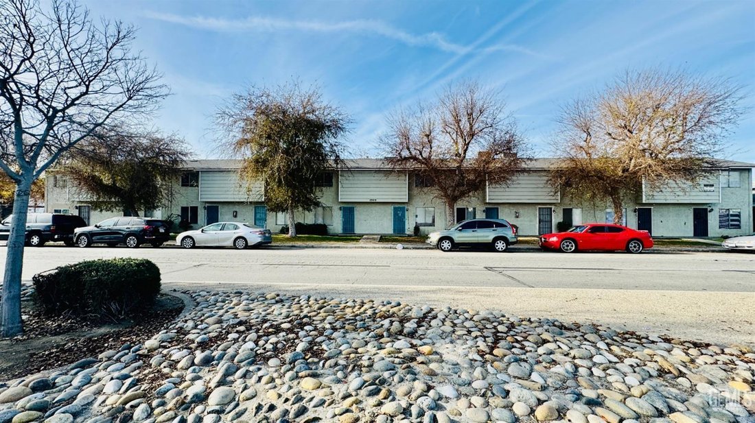 Bakersfield, California, United States 2 - 17245052