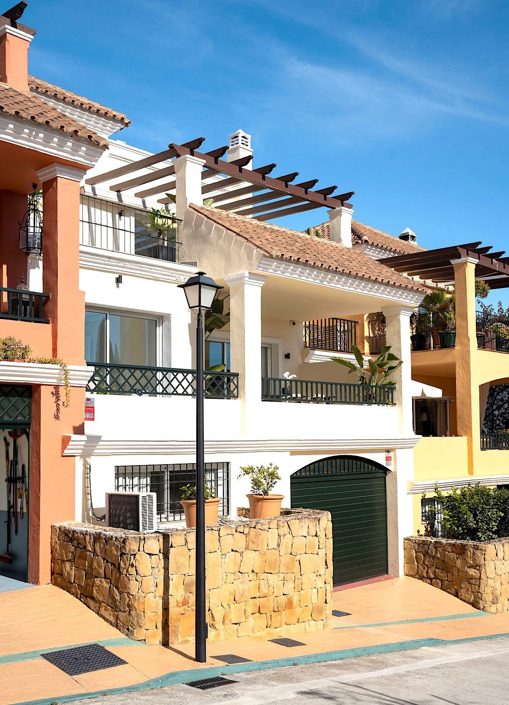 Townhouse in Nueva Andalucia, Marbella, Spain 2 - 17245560