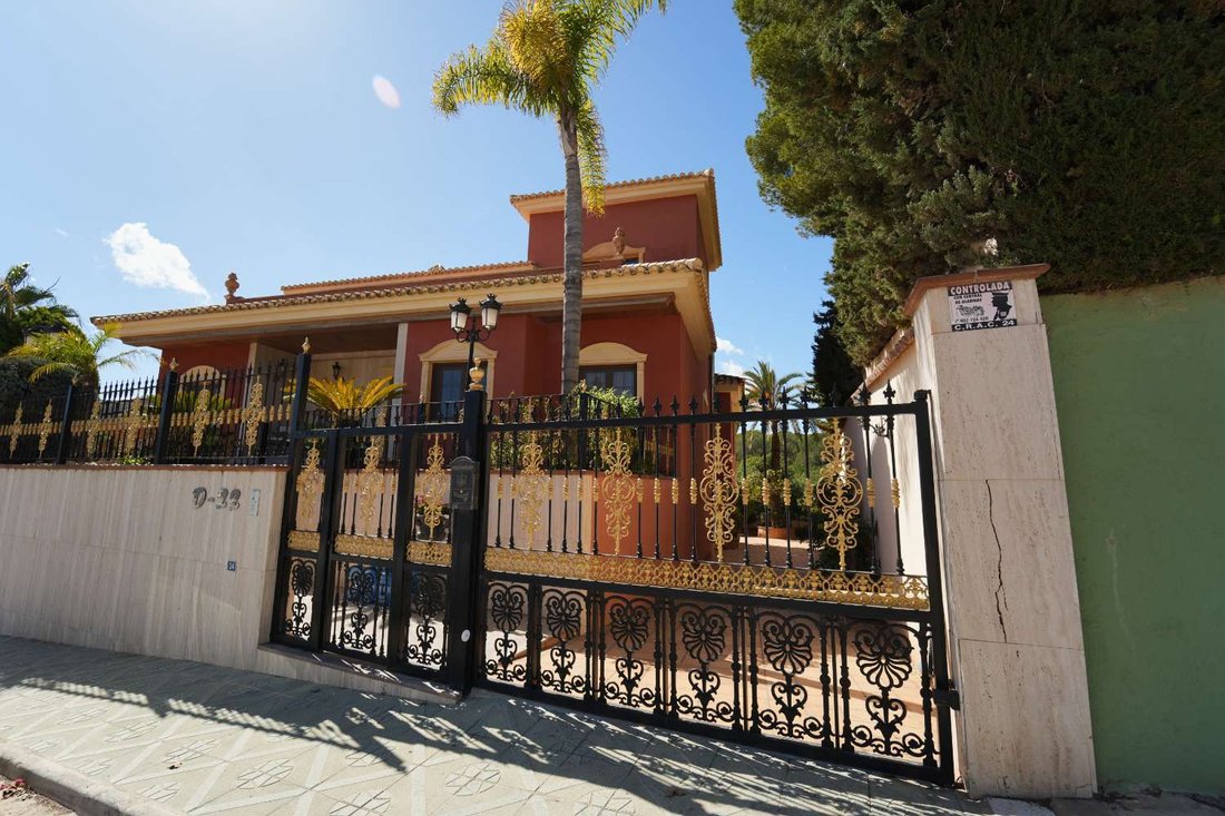 Villa in Orihuela, Valencian Community, Spain 2 - 17245620