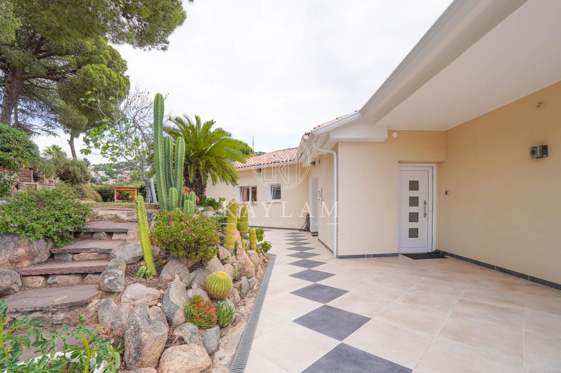 House in Lloret de Mar, Catalonia, Spain 2 - 17246332