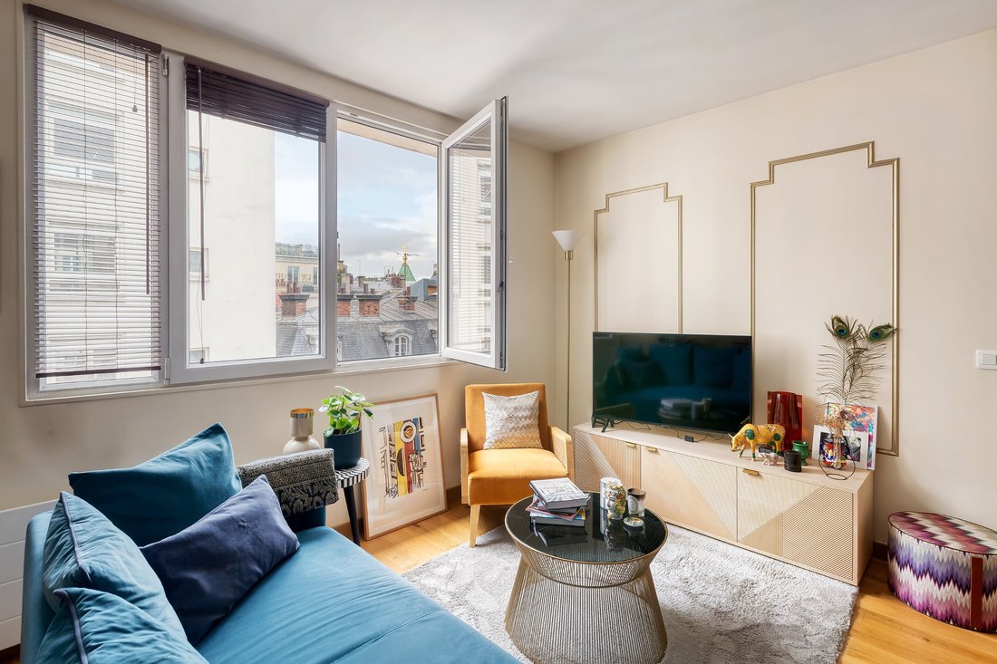 Apartment in Triangle d'Or, Paris 8e Arrondissement, Paris 4 - 15113889