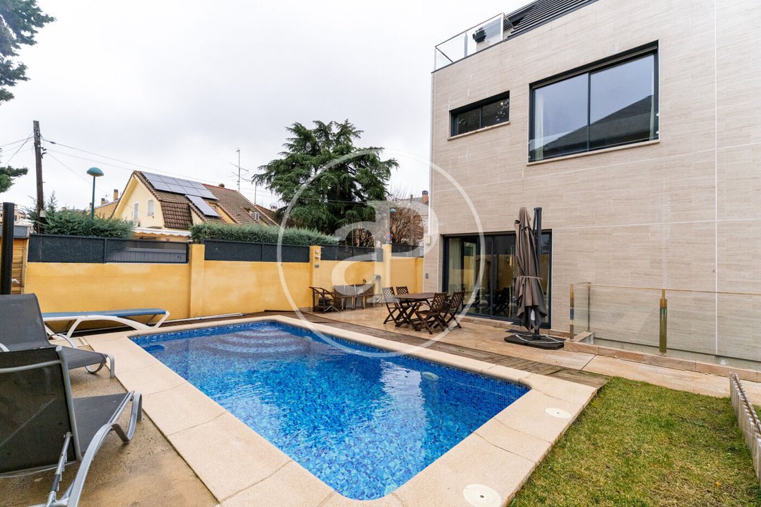 Villa in Pozuelo de Alarcon, Comunidad de Madrid, Spain 1 - 17225251