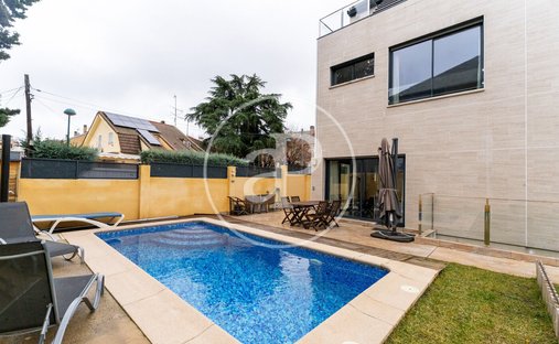 Villa in Pozuelo de Alarcon, Comunidad de Madrid, Spain 1