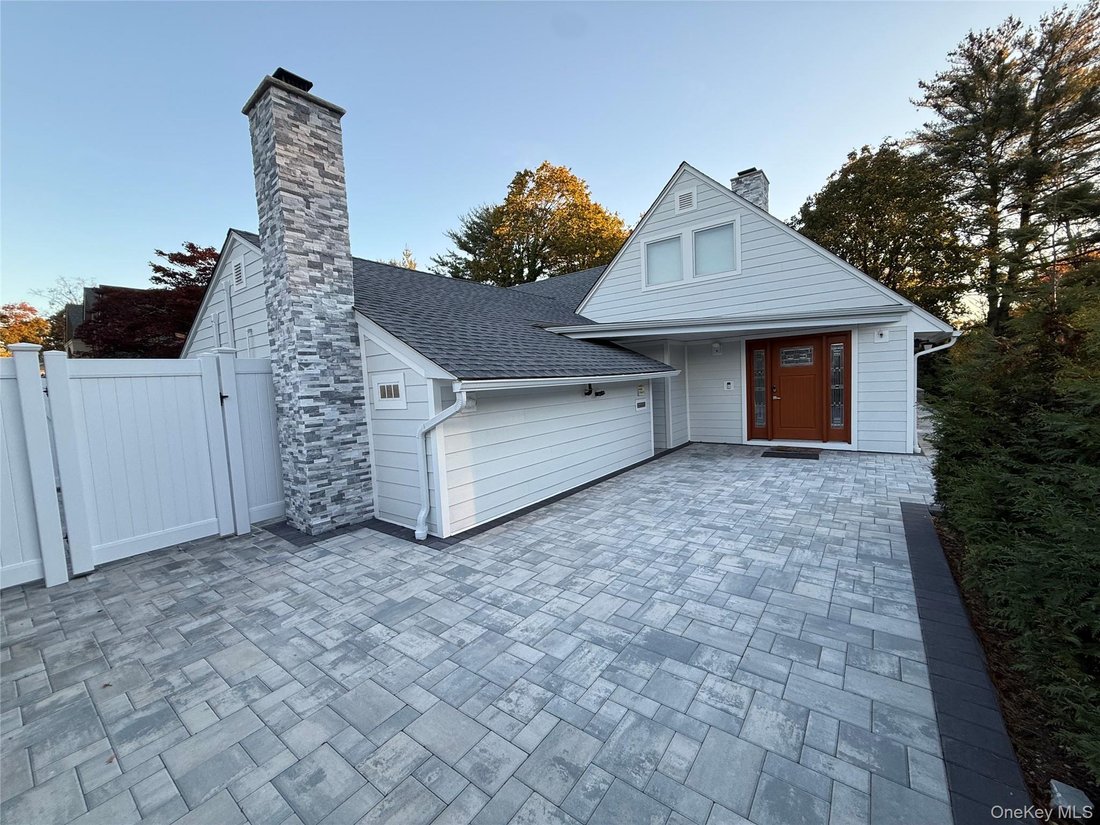 House in Albertson, New York, United States 2 - 17245479