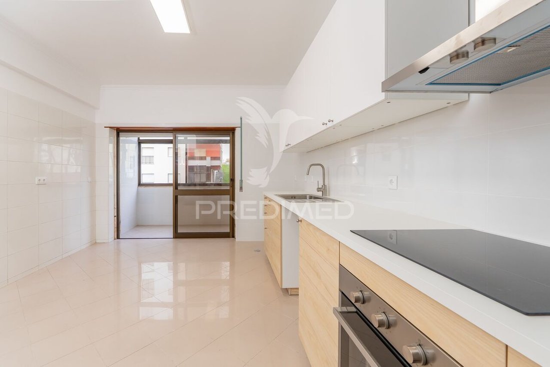 Apartment in Alfragide, Lisbon, Portugal 4 - 17245703
