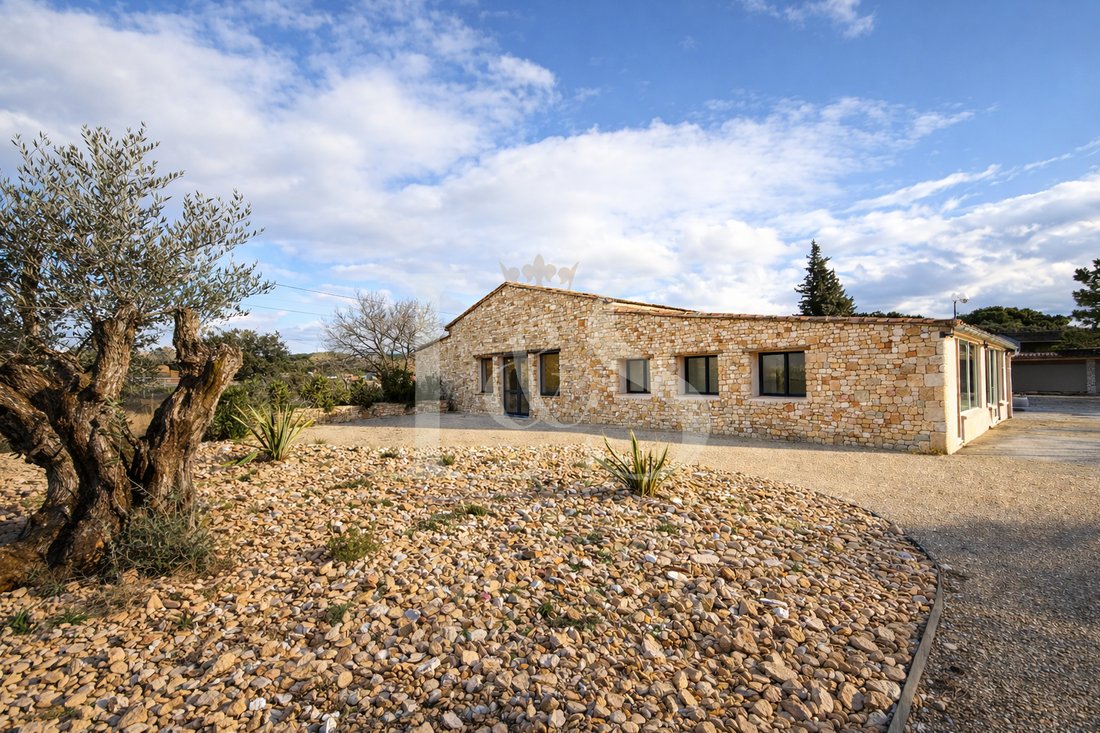 Villa in Tulette, Auvergne-Rhône-Alpes, France 1 - 17225397