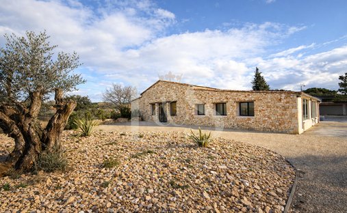 Villa in Tulette, Auvergne-Rhône-Alpes, France 1
