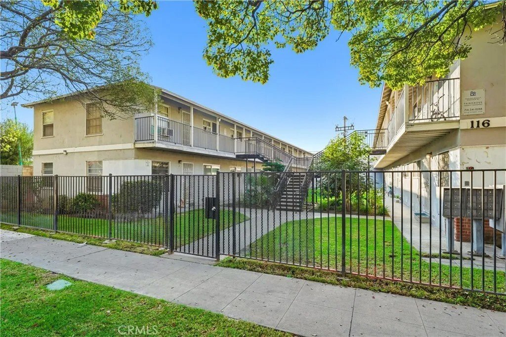 Santa Ana, California, United States 1 - 17245344