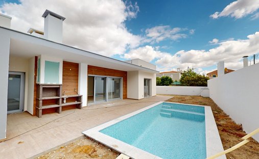 Villa in Azeitao (Sao Lourenco e Sao Simao), Setubal, Portugal 1