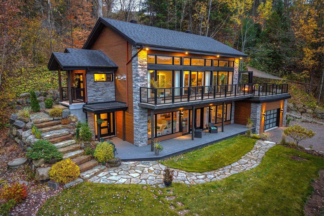 House in Piedmont, Quebec, Canada 1 - 17246472