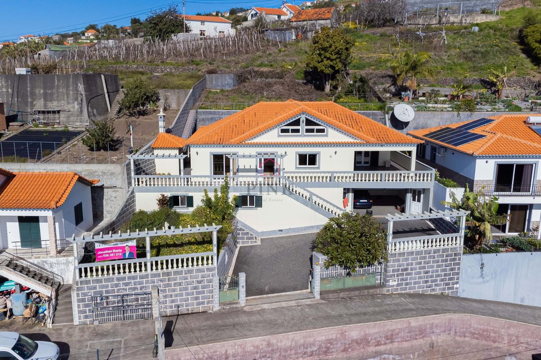 Villa in Estreito da Calheta, Madeira, Portugal 1 - 16696267