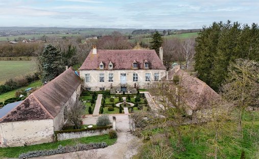 Castle in Abrest, Auvergne-Rhône-Alpes, France 1