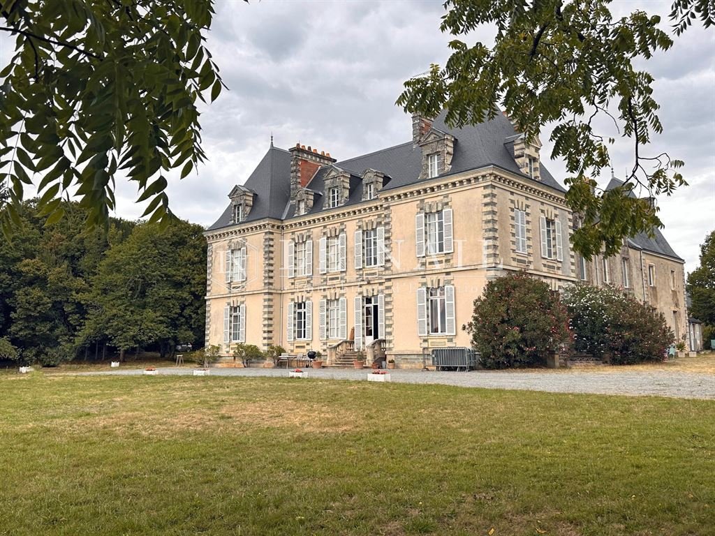 Castle in Saint-Martin-sur-Oust, Brittany, France 1 - 16489030