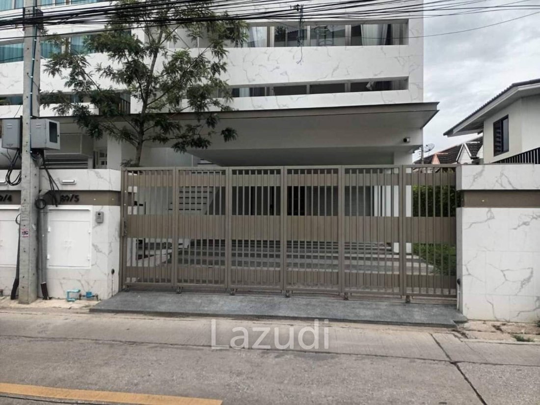 Chan Kasem, Bangkok, Thailand 1 - 17246476
