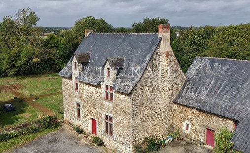 Estate in Centre Ville Rive Gauche, Laval, Pays de la Loire 1
