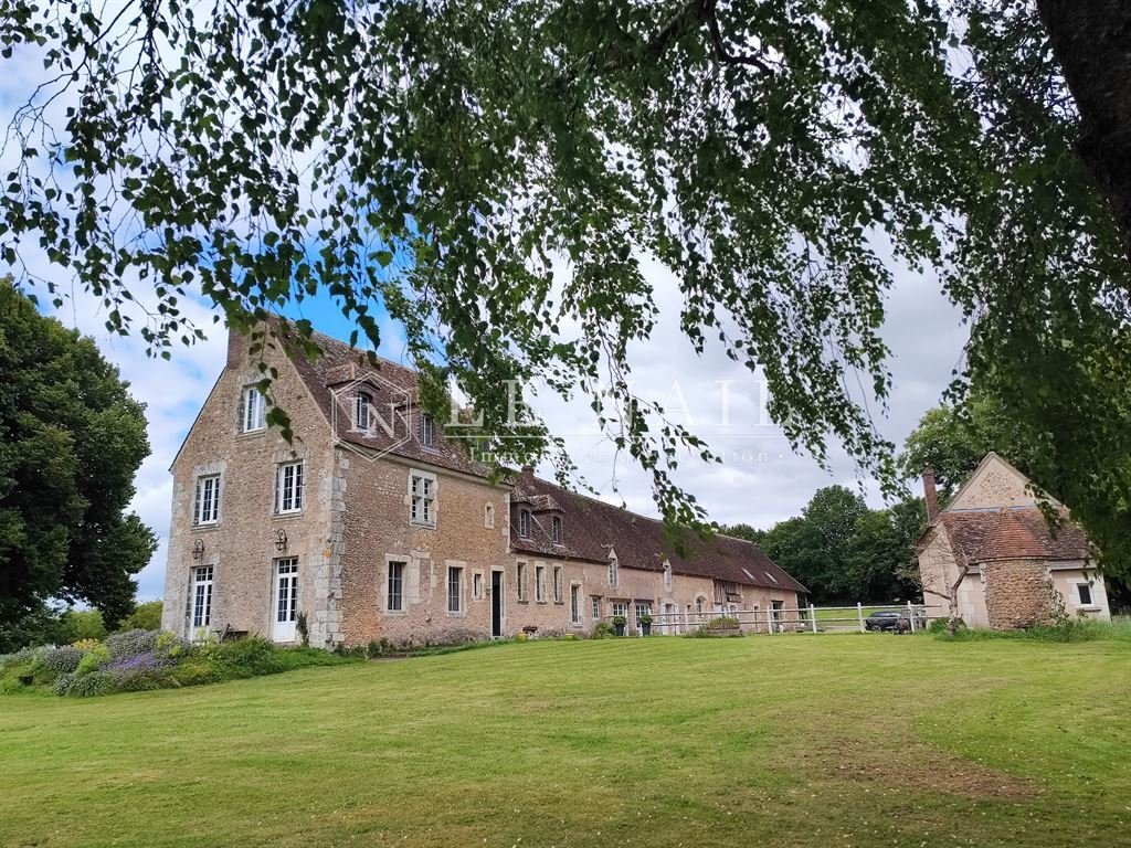 Estate in Arcisses, Centre-Val de Loire, France 1 - 16166554