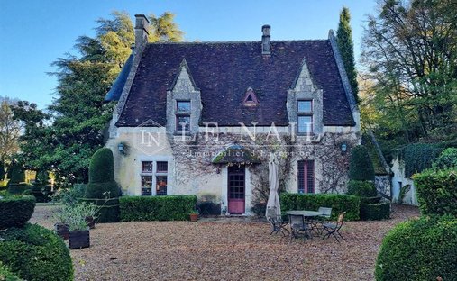 Estate in Montoire-sur-le-Loir, Centre-Val de Loire, France 1