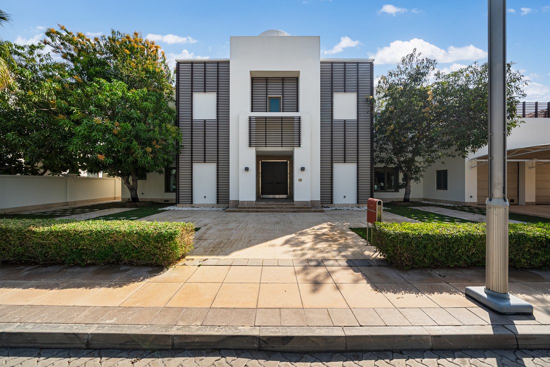 Villa in Palm Jumeirah, Dubai, United Arab Emirates 1 - 17245631