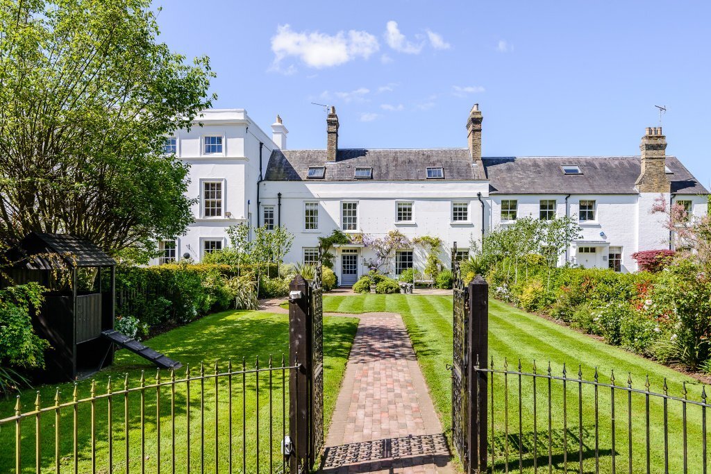House in Winkfield, England 1 - 16972092