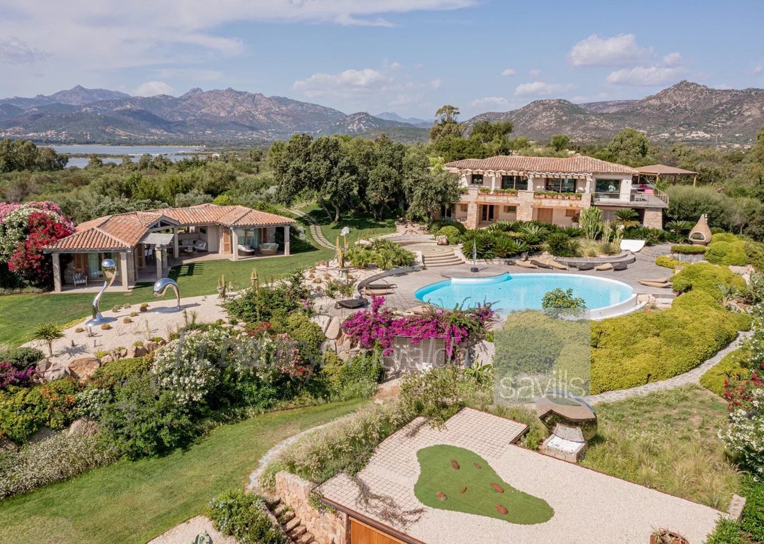 Villa in Puntaldia, Sardinia, Italy 1 - 17246964