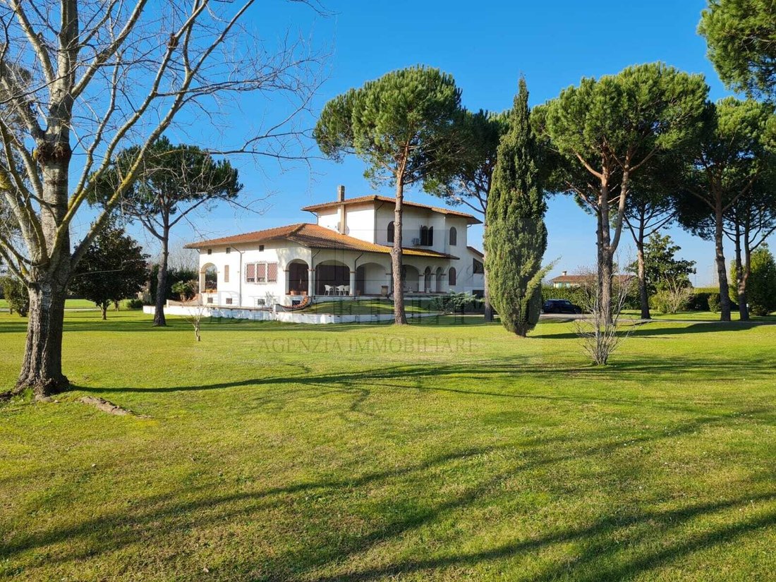 Villa a Camaiore, Toscana, Italia 1 - 17247182