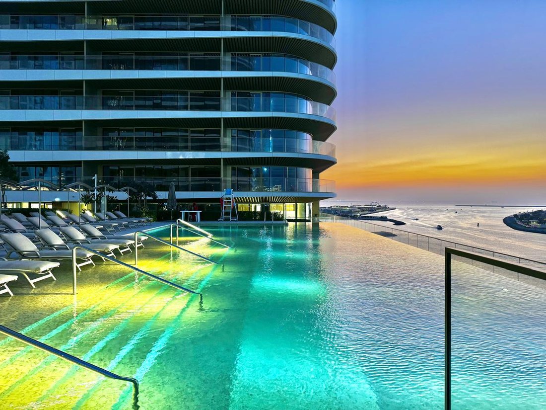 Apartment in Dubai Harbour, Dubai, United Arab Emirates 1 - 17256382