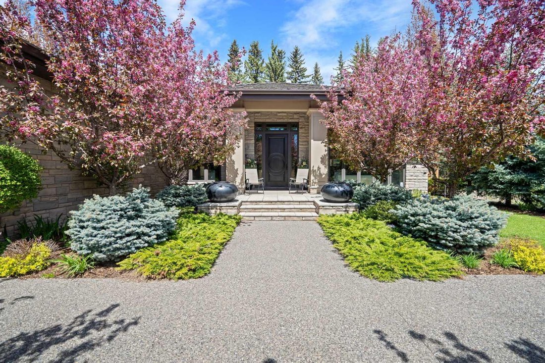 House in Calgary, Alberta, Canada 2 - 17250075
