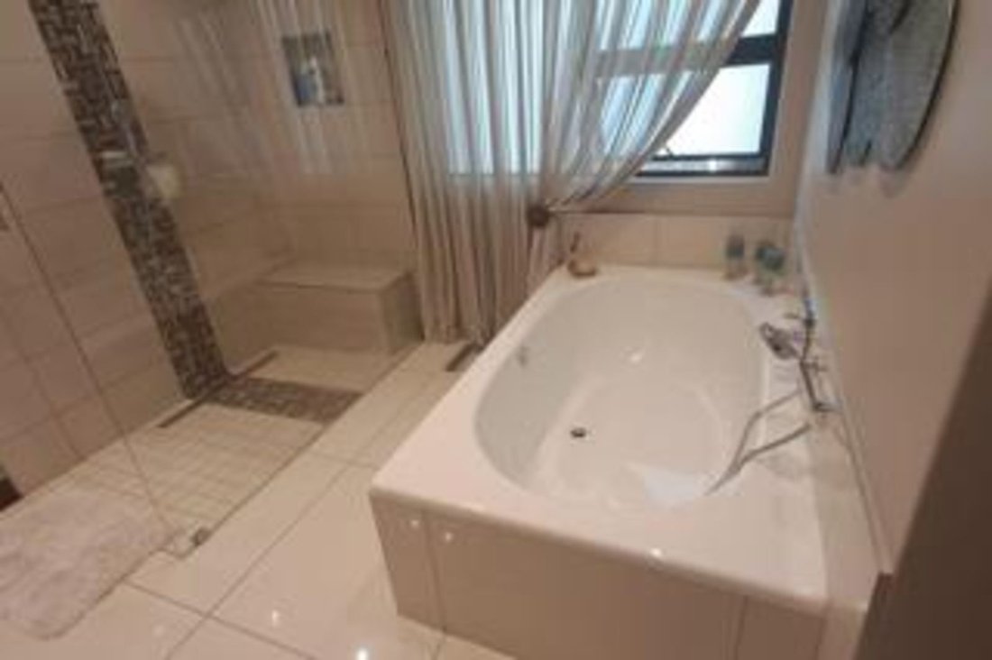 House in Braamfontein, Gauteng, South Africa 3 - 17250501