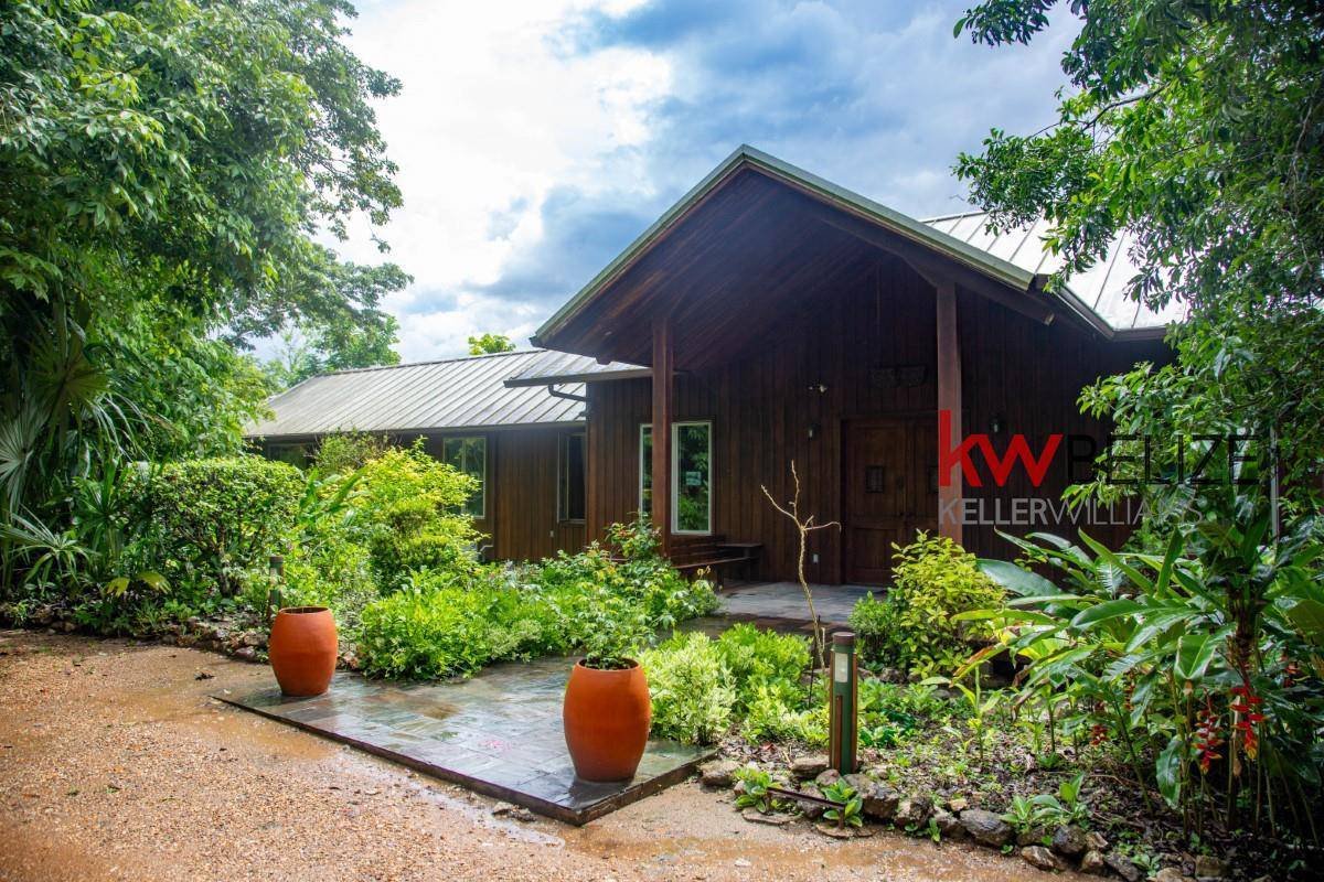 Belize Unique Estate in San Ignacio Suburb