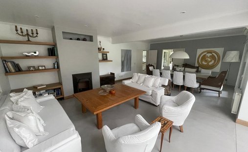 House in Manuel Alberti, Buenos Aires Province, Argentina 1
