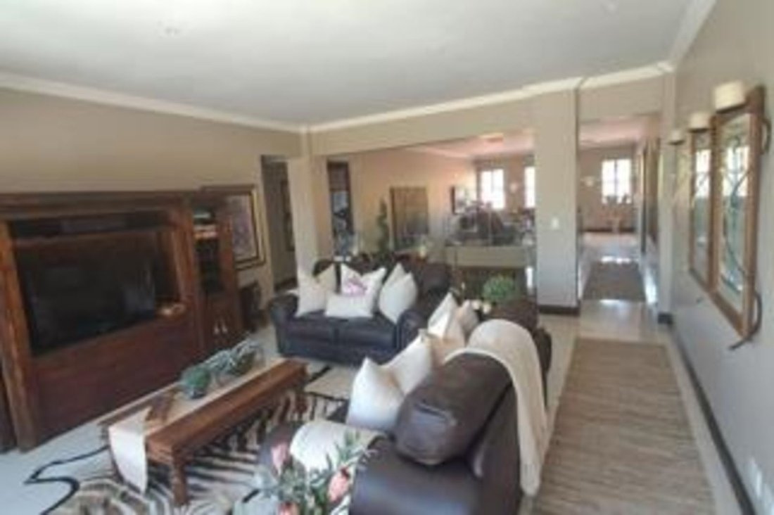 House in Braamfontein, Gauteng, South Africa 5 - 17250501
