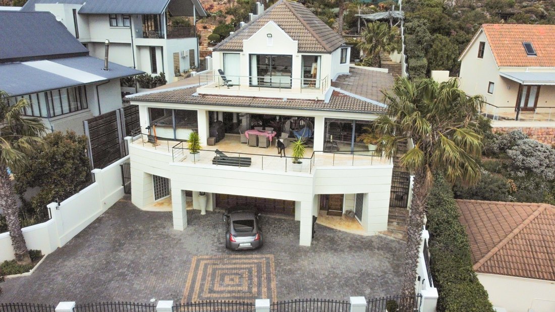 House in Scott Estate, Cape Town, South Africa 4 - 17252182