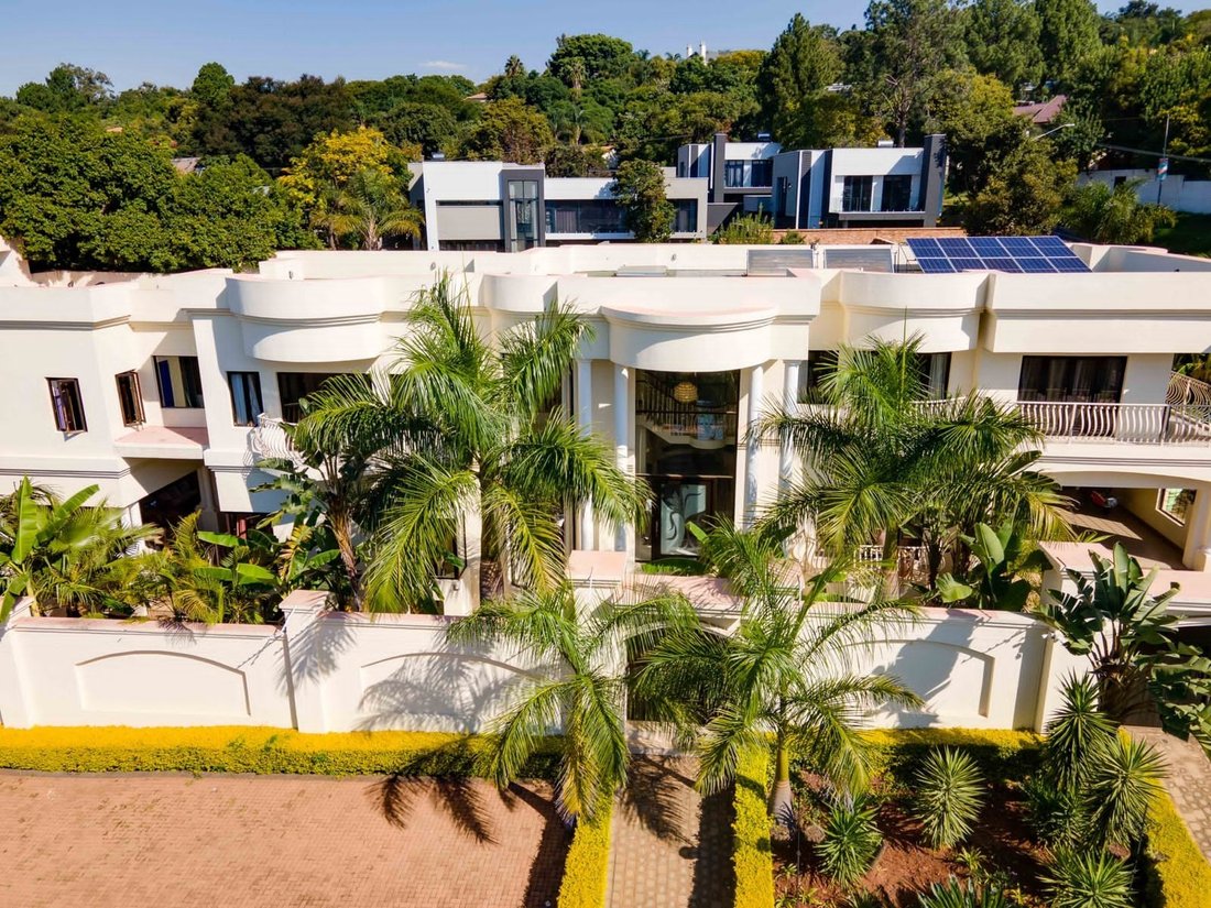 House in Waterkloof, Gauteng, South Africa 3 - 17249965