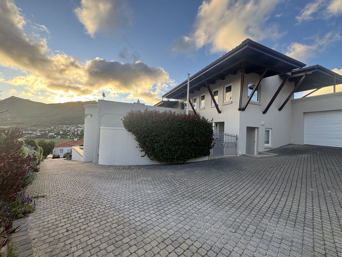 House in Berg-En-Dal, Cape Town, South Africa 1 - 17250424