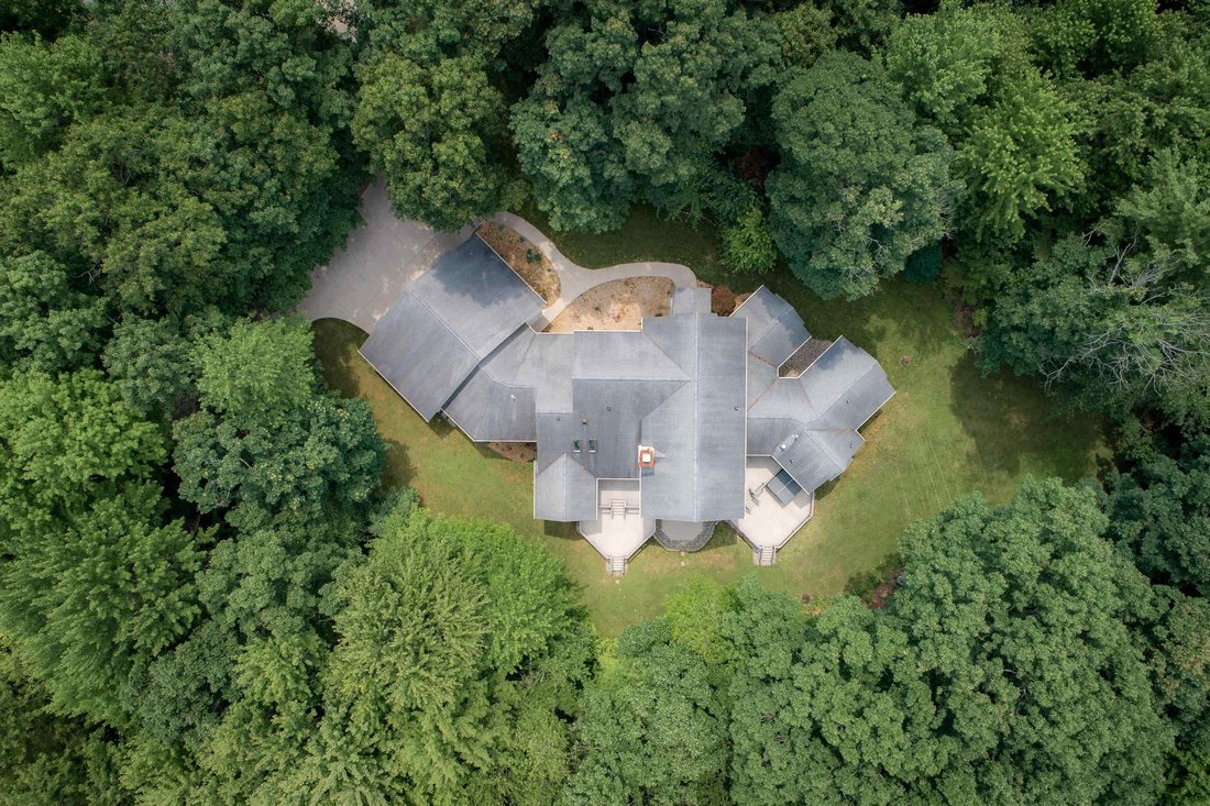 House in Midland, Michigan, United States 4 - 17248032