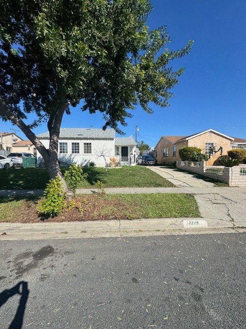 House in Compton, California, United States 5 - 17252528