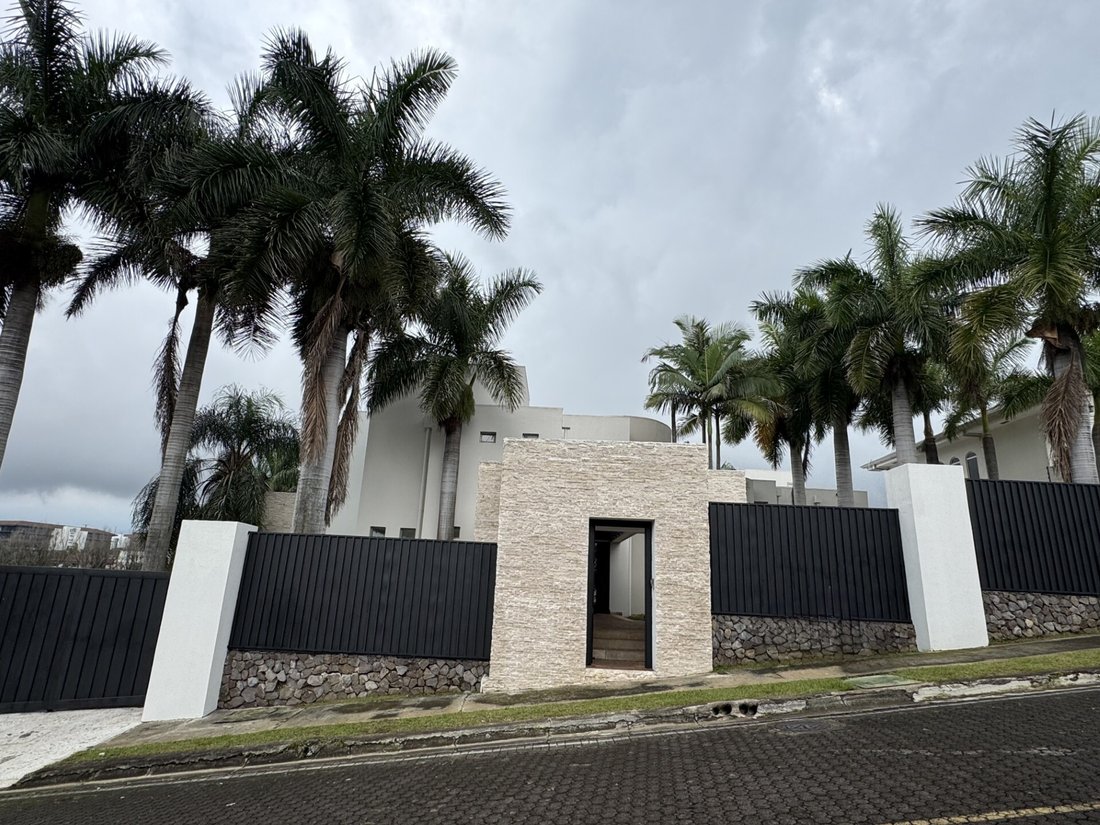 House in Heredia, Heredia Province, Costa Rica 1 - 17249346