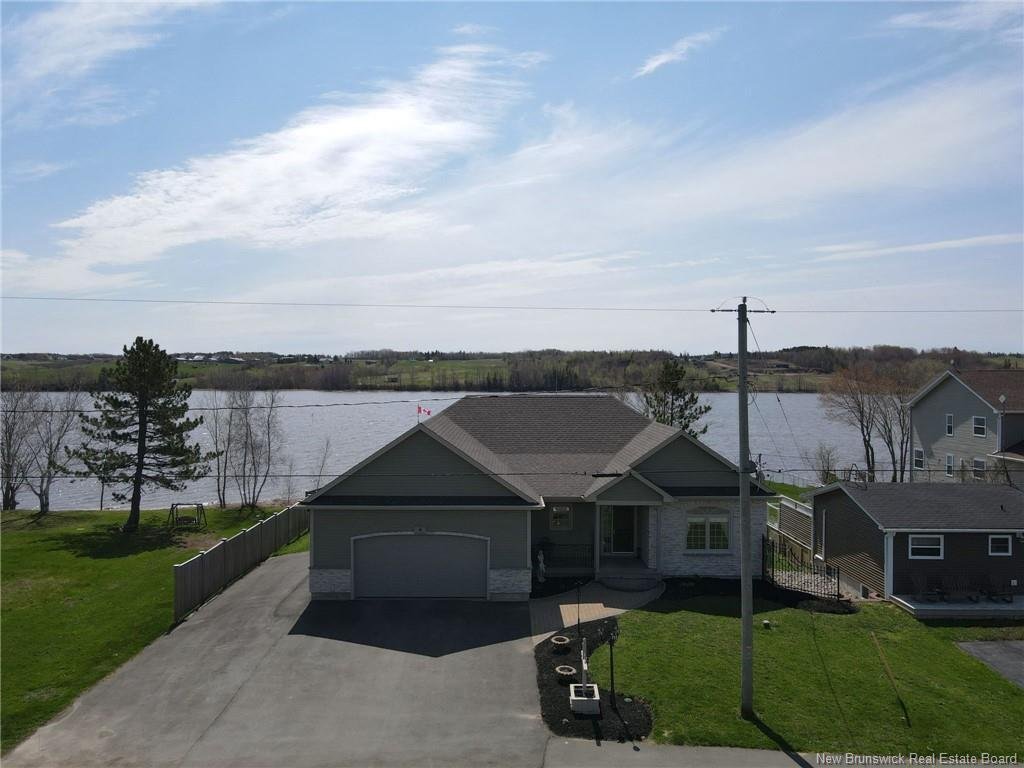 House in Sainte-Marie-de-Kent, New Brunswick, Canada 1 - 17249207