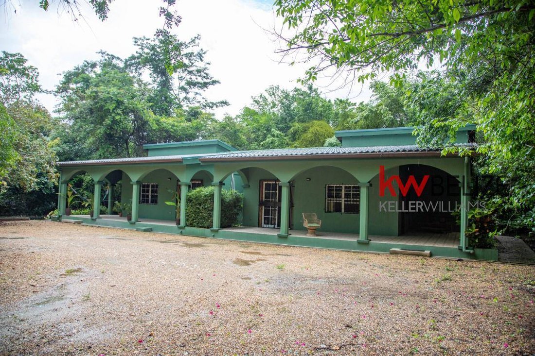 House in San Ignacio, Cayo District, Belize 4 - 17249875