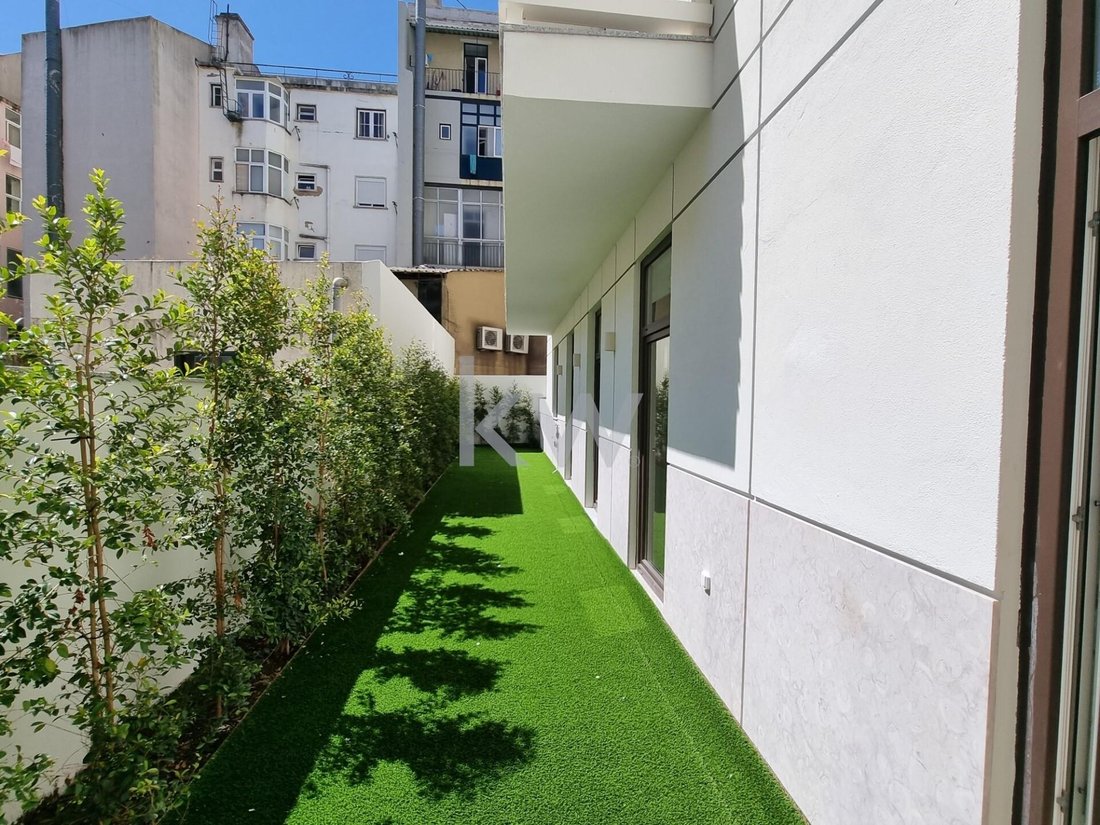 Apartment in Arroios, Lisbon, Portugal 2 - 17252459