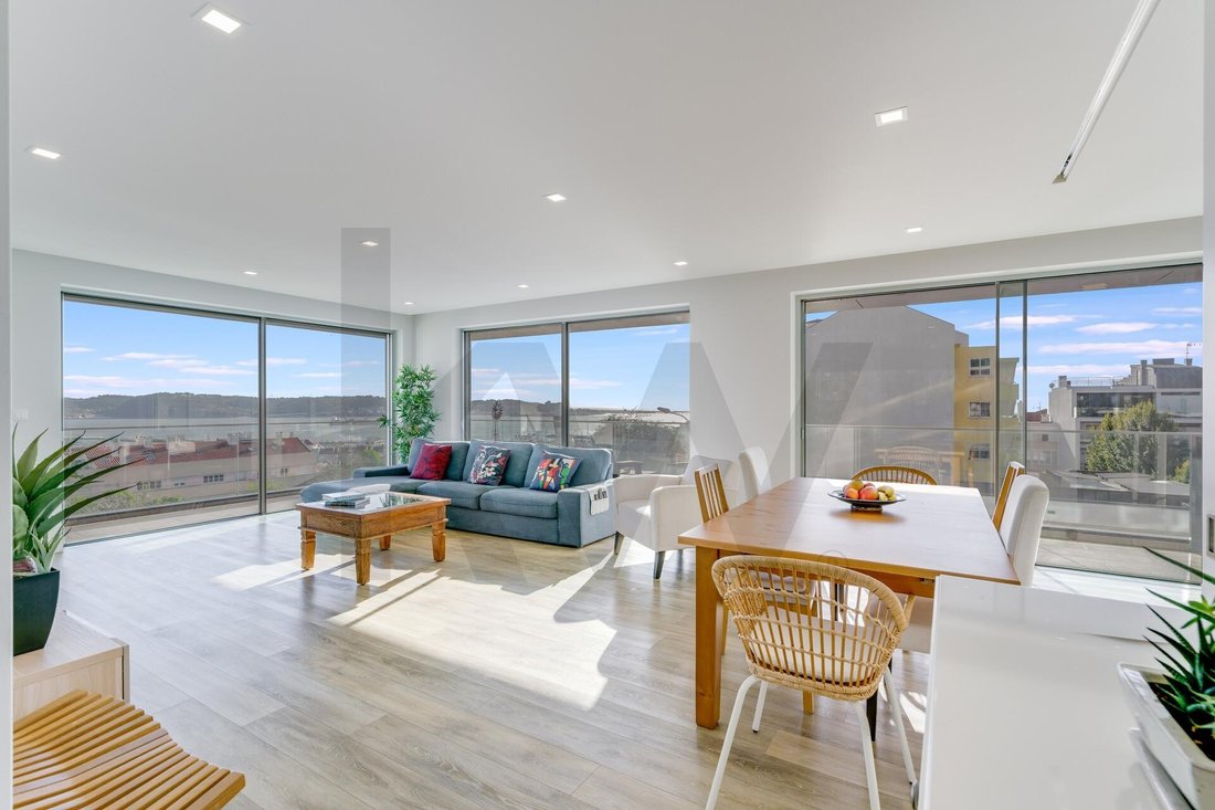 Apartment in Alges, Linda-a-Velha e Cruz Quebrada-Dafundo, Lisbon, Portugal 1 - 17249502