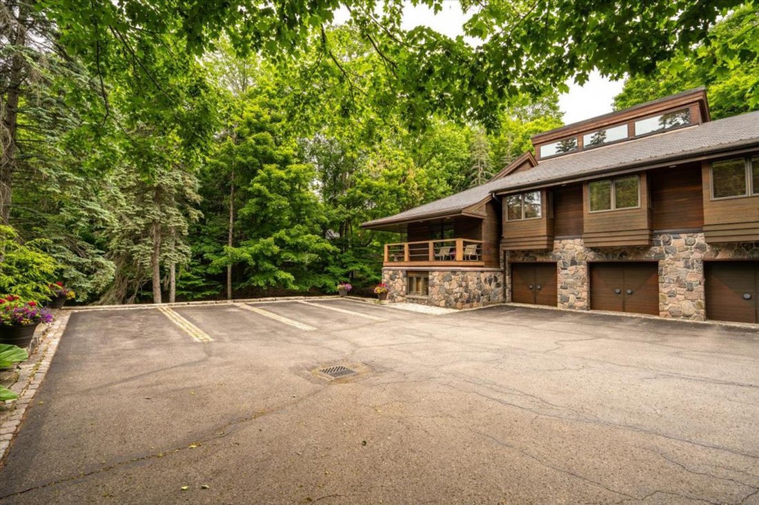 House in Aurora, Ontario, Canada 4 - 17257648