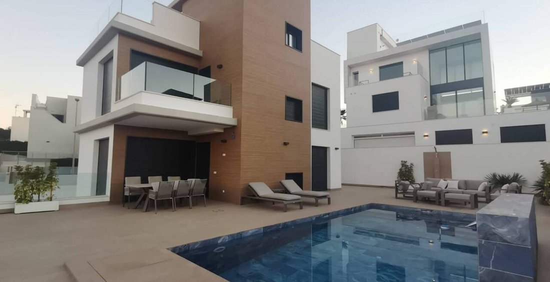 Villa in Alicante, Valencian Community, Spain 1 - 17256157