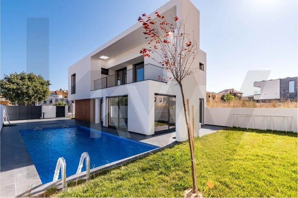 House in Carcavelos e Parede, Lisbon, Portugal 1 - 17249407