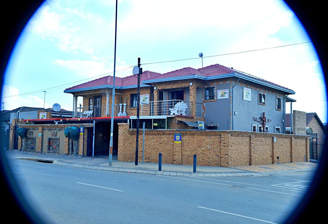 Apartment in Johannesburg, Gauteng, South Africa 2 - 17251296