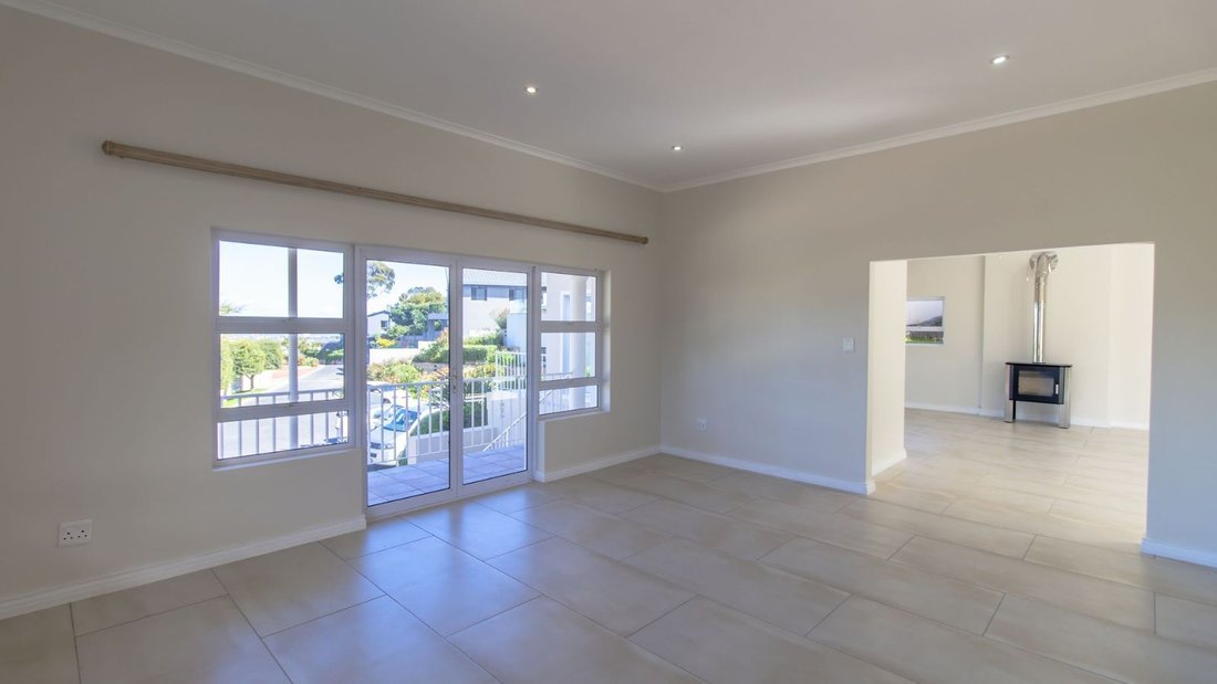 House in Dennegeur, Cape Town, South Africa 4 - 17251834