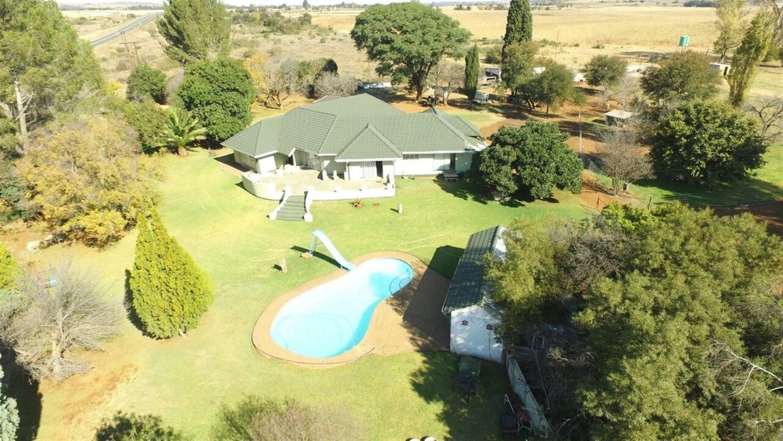 House in Van Der Hoff Park, North West, South Africa 1 - 17255693