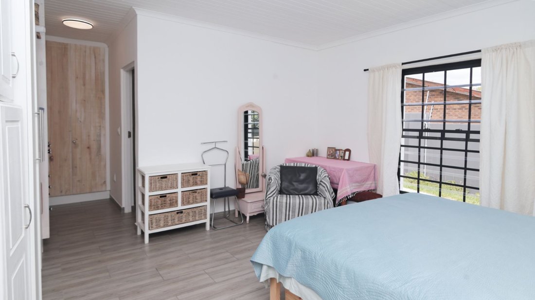 House in Jamestown, Paradyskloof, Western Cape 5 - 17251380